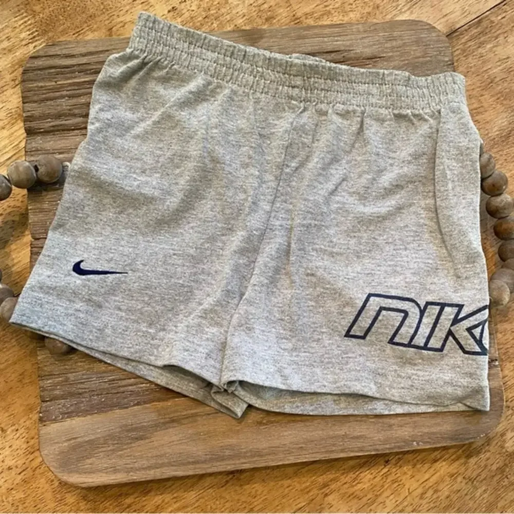 Vintage Nike 100% Cotton Gray  Boy’s Size 18‎ Months Shorts